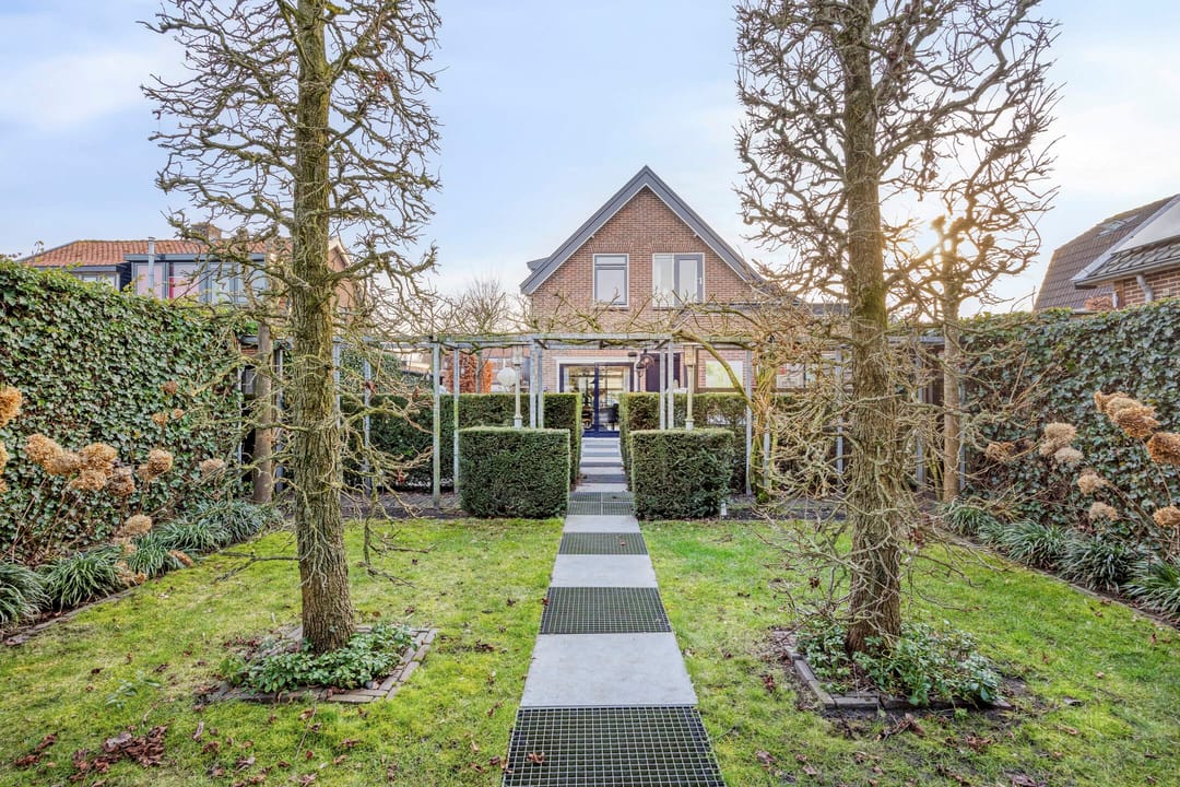 Photo 38 of Oosteinde 21