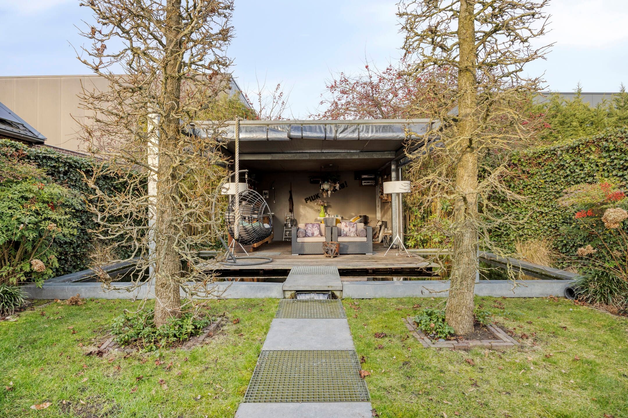 Photo 39 of Oosteinde 21