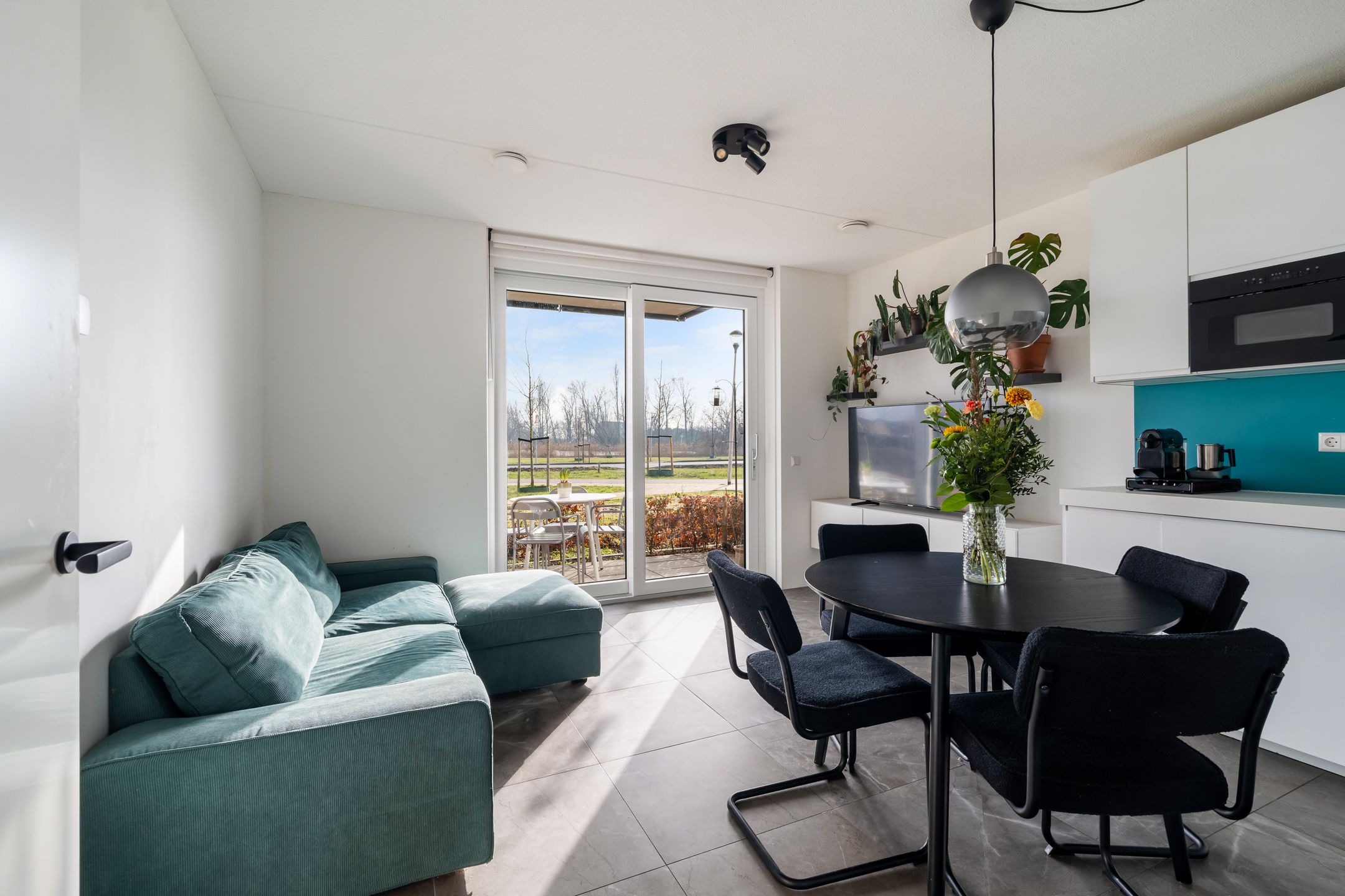 Photo 3 of Begoniatuin 301