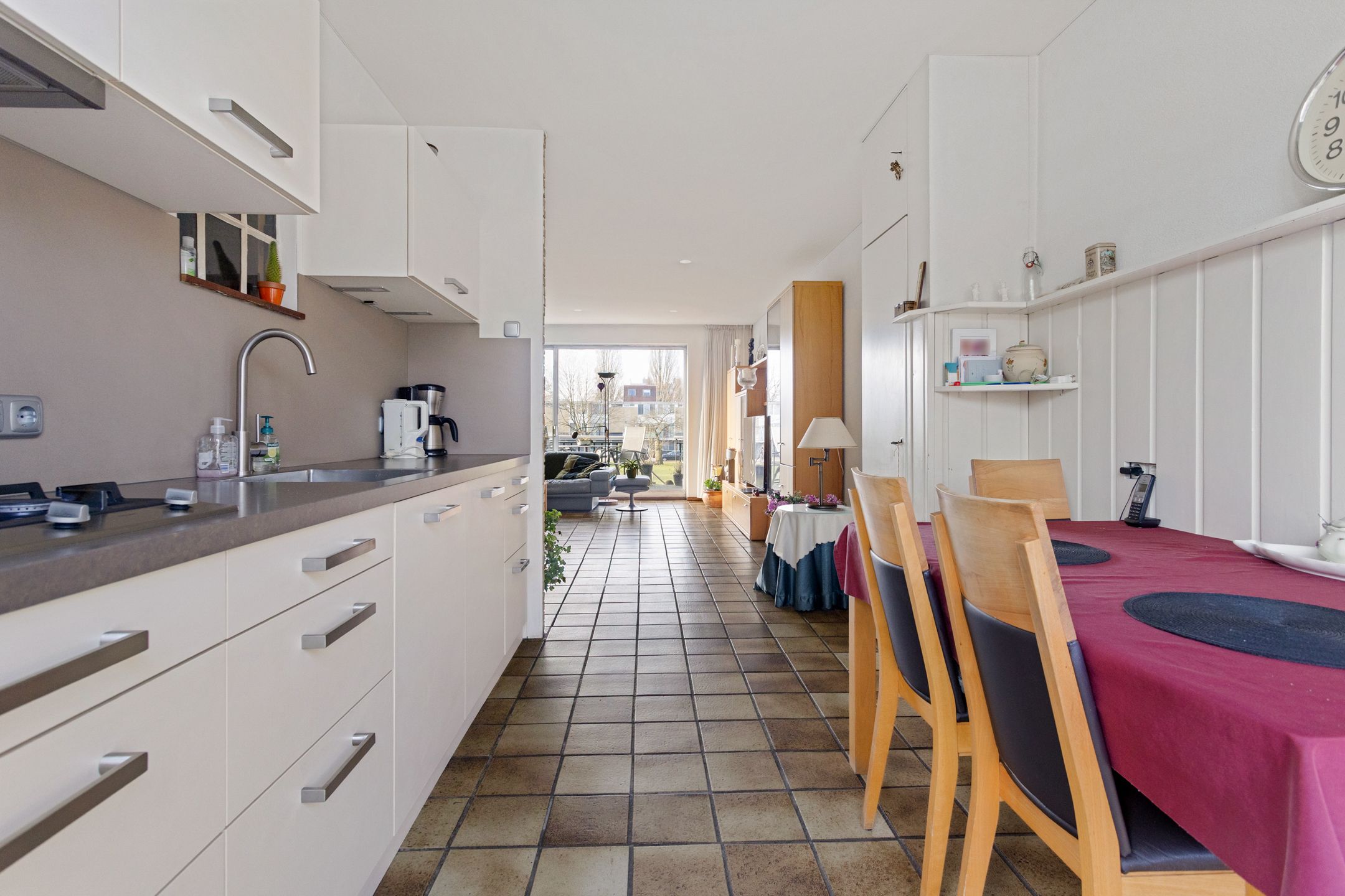 Foto 15 van Weegbreestraat 34