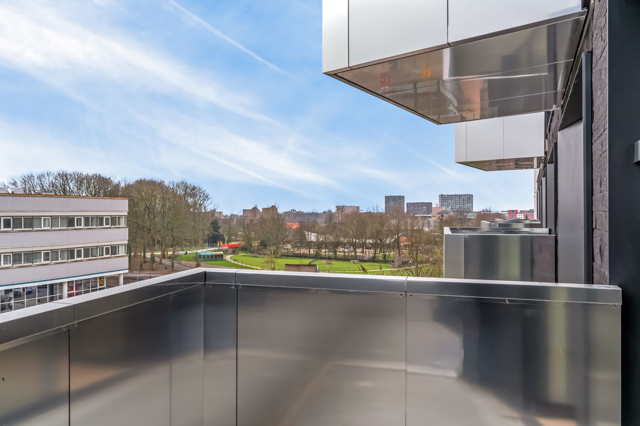 Photo 21 of Mies van der Rohestraat 35