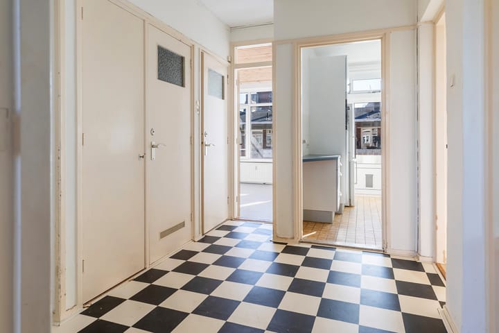 Foto 8 van Monseigneur van Steelaan 256