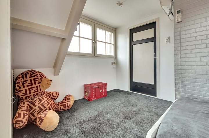 Photo 21 of Kon Wilhelminastraat 2