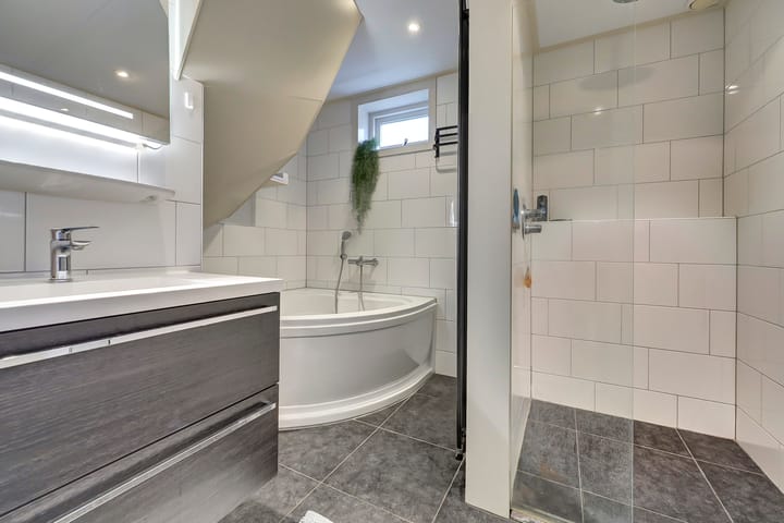 Photo 24 of Kon Wilhelminastraat 2