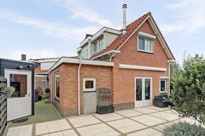 Photo 31 of Kon Wilhelminastraat 2