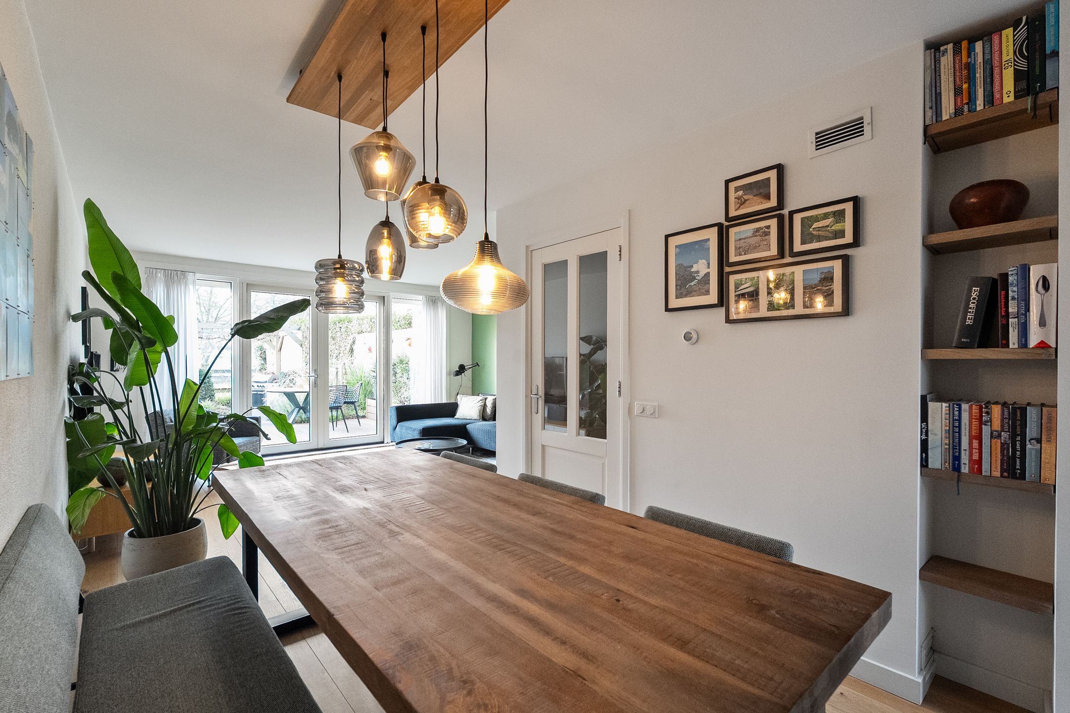 Photo 12 of Koningin Frederikastraat 2