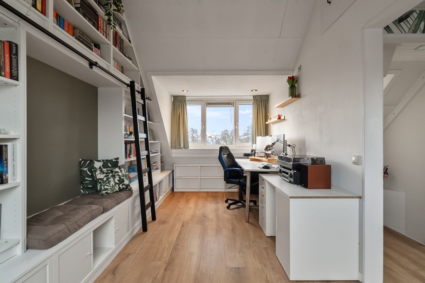 Photo 29 of Koningin Frederikastraat 2