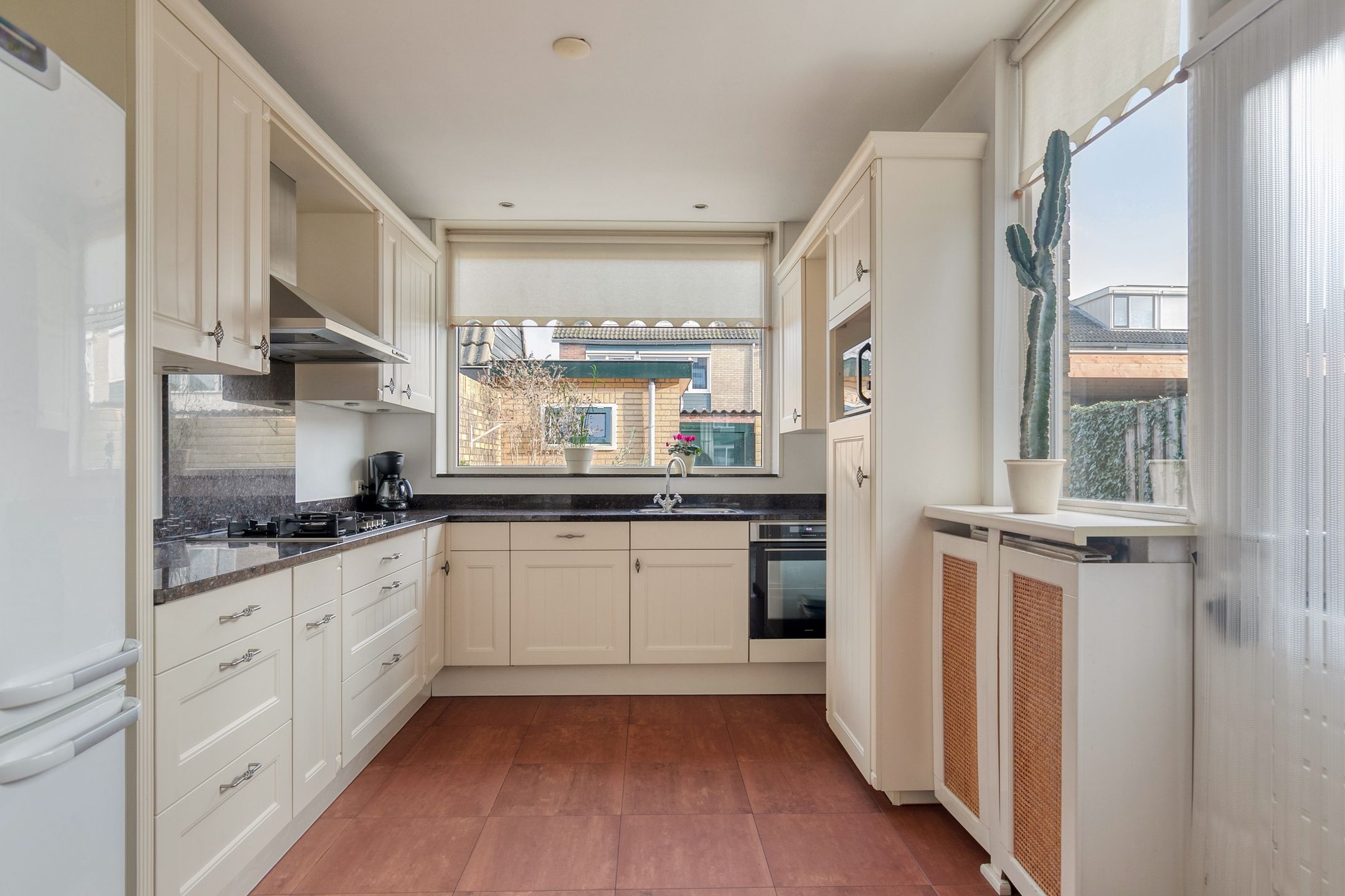 Foto 12 van Burgemeester Hoytema van Konijnenburglaan 44