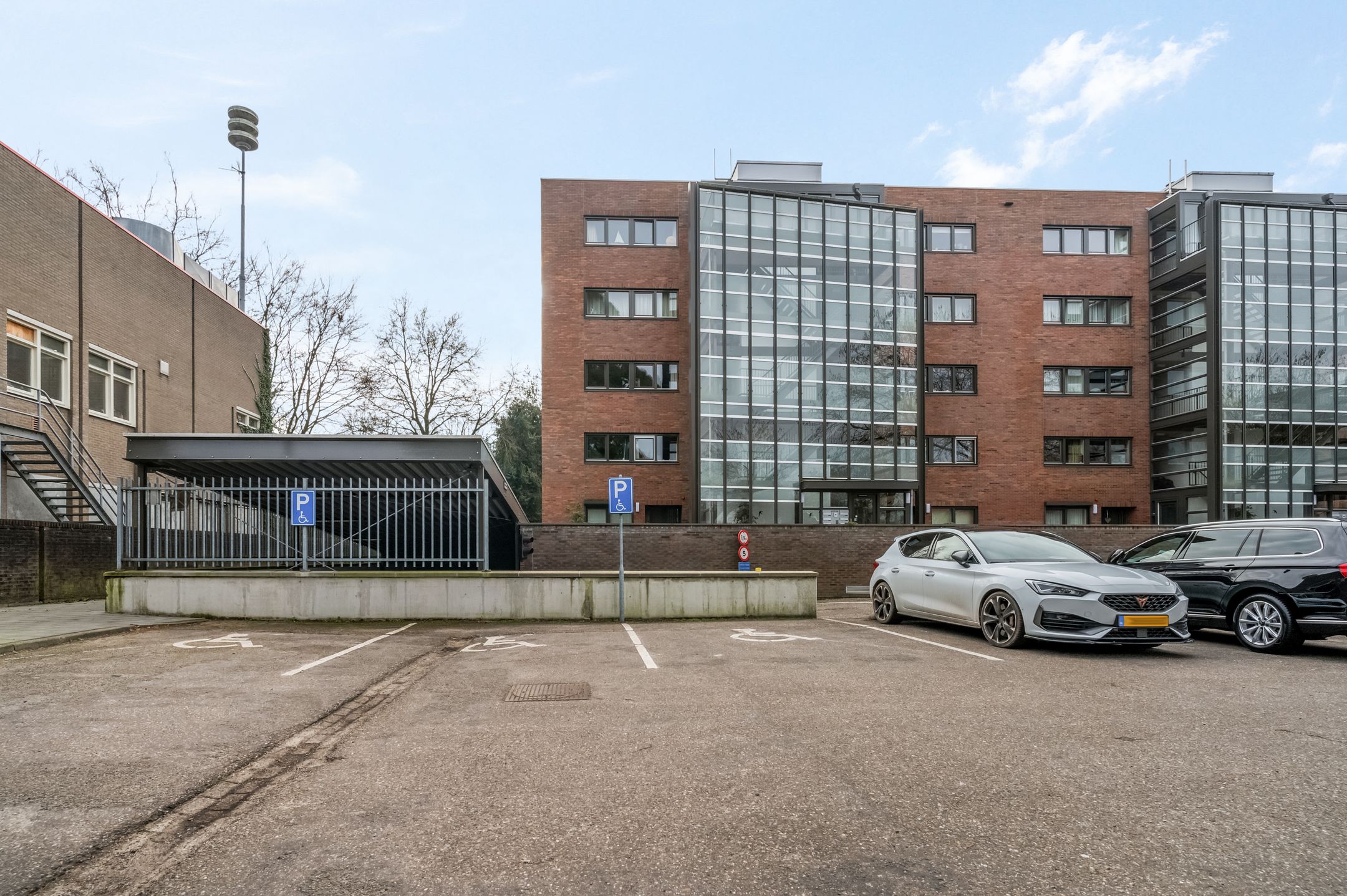 Foto 24 van Burgemeester van Dijkeplein 10