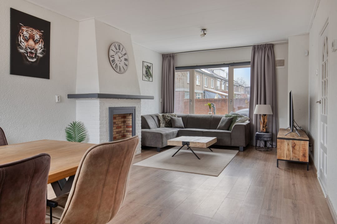 Photo 2 of Pastoor van Weesstraat 15