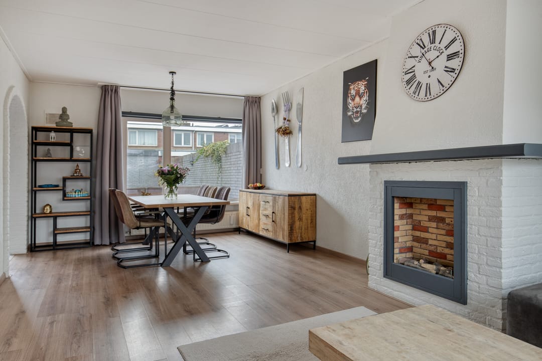 Photo 13 of Pastoor van Weesstraat 15