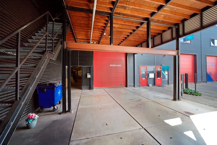 Vlotlaan 218, Monster