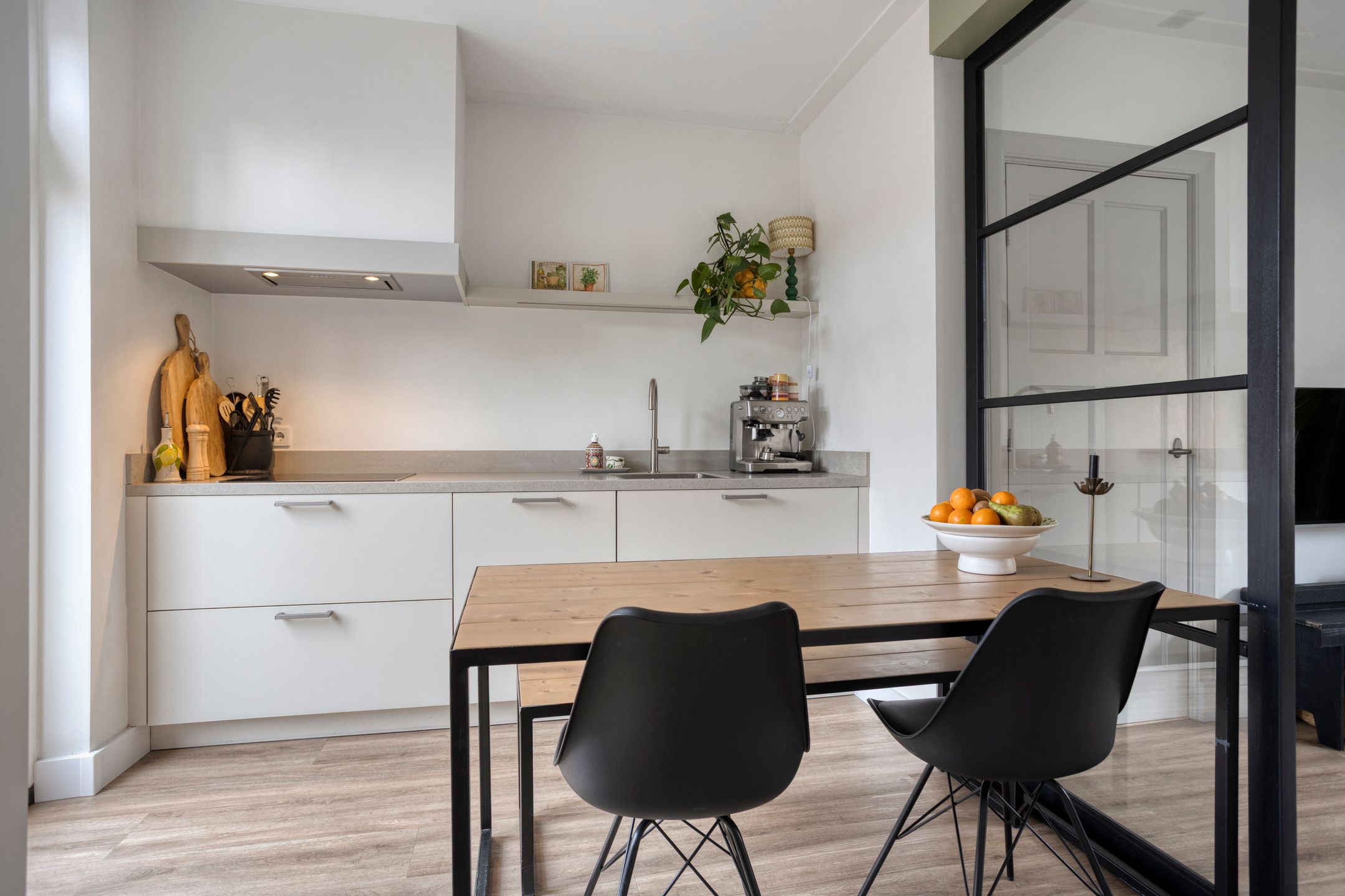 Photo 15 of Verenigingsstraat 9