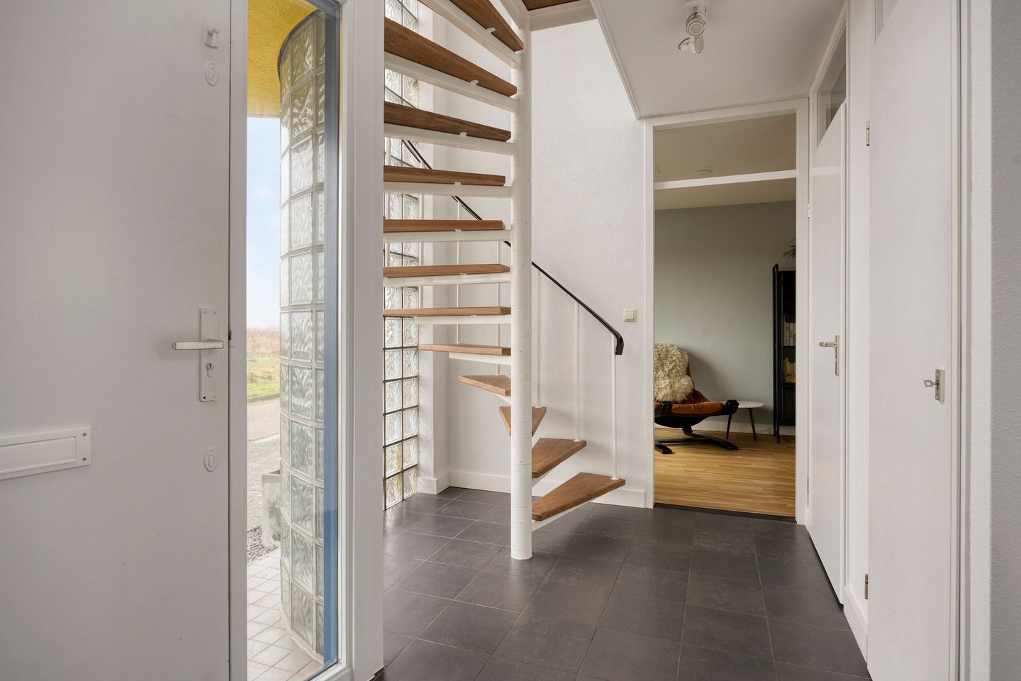 Photo 14 of Annie van Eesstraat 28