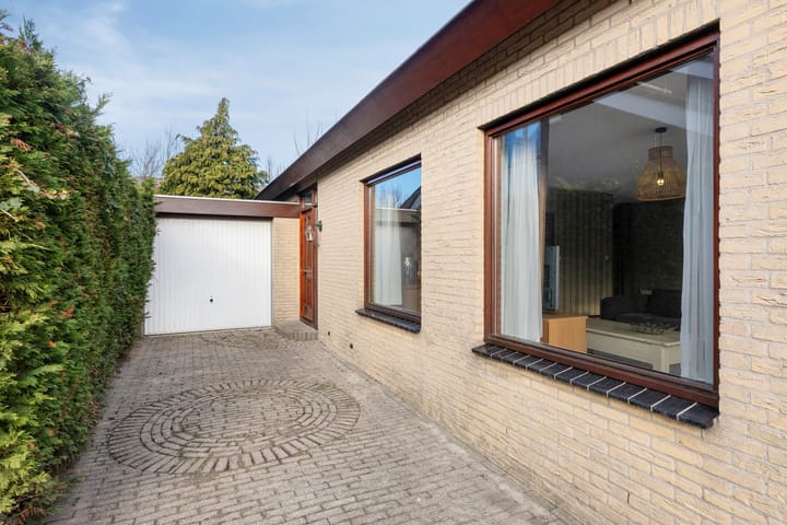 Photo 4 of Bollardveen 11