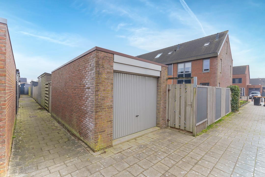 Photo 2 of Scholekster 30