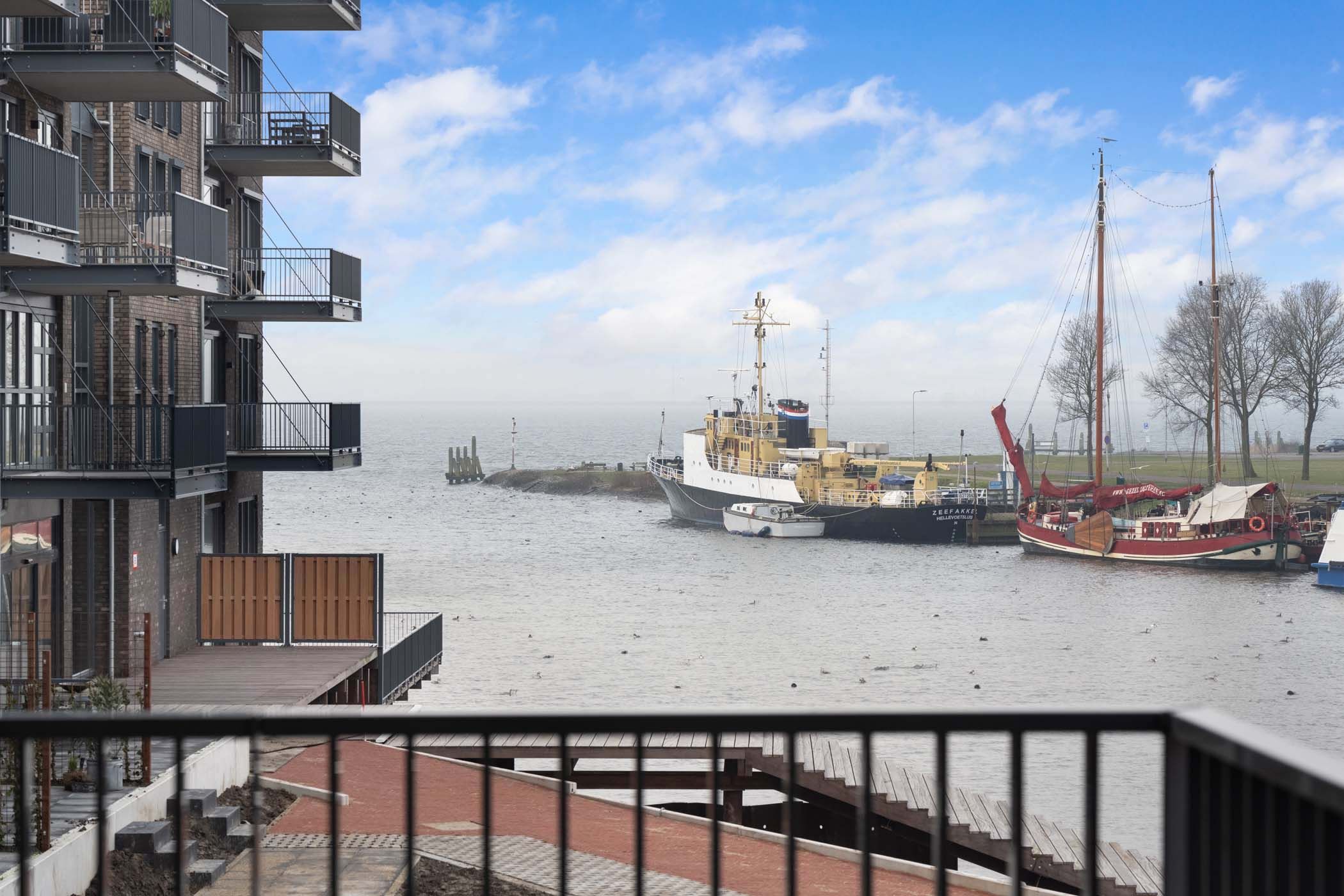 Photo 3 of Stationsplein 96