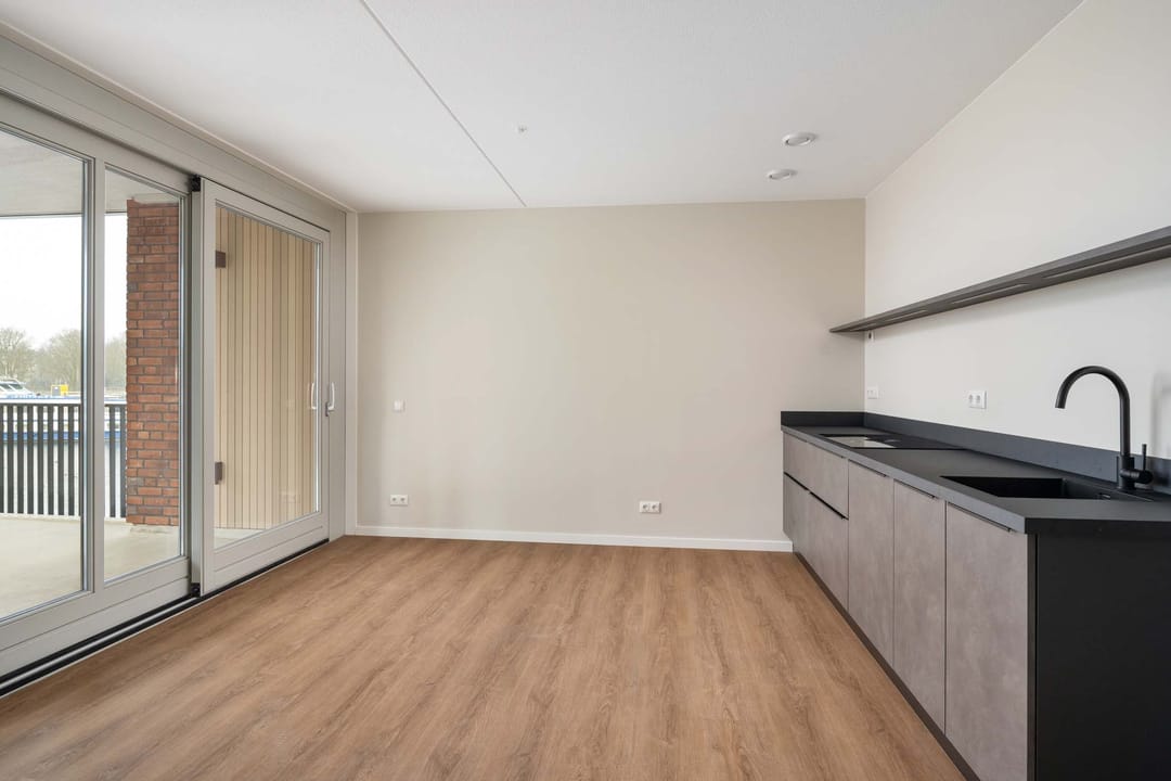 Photo 16 of Stationsplein 96