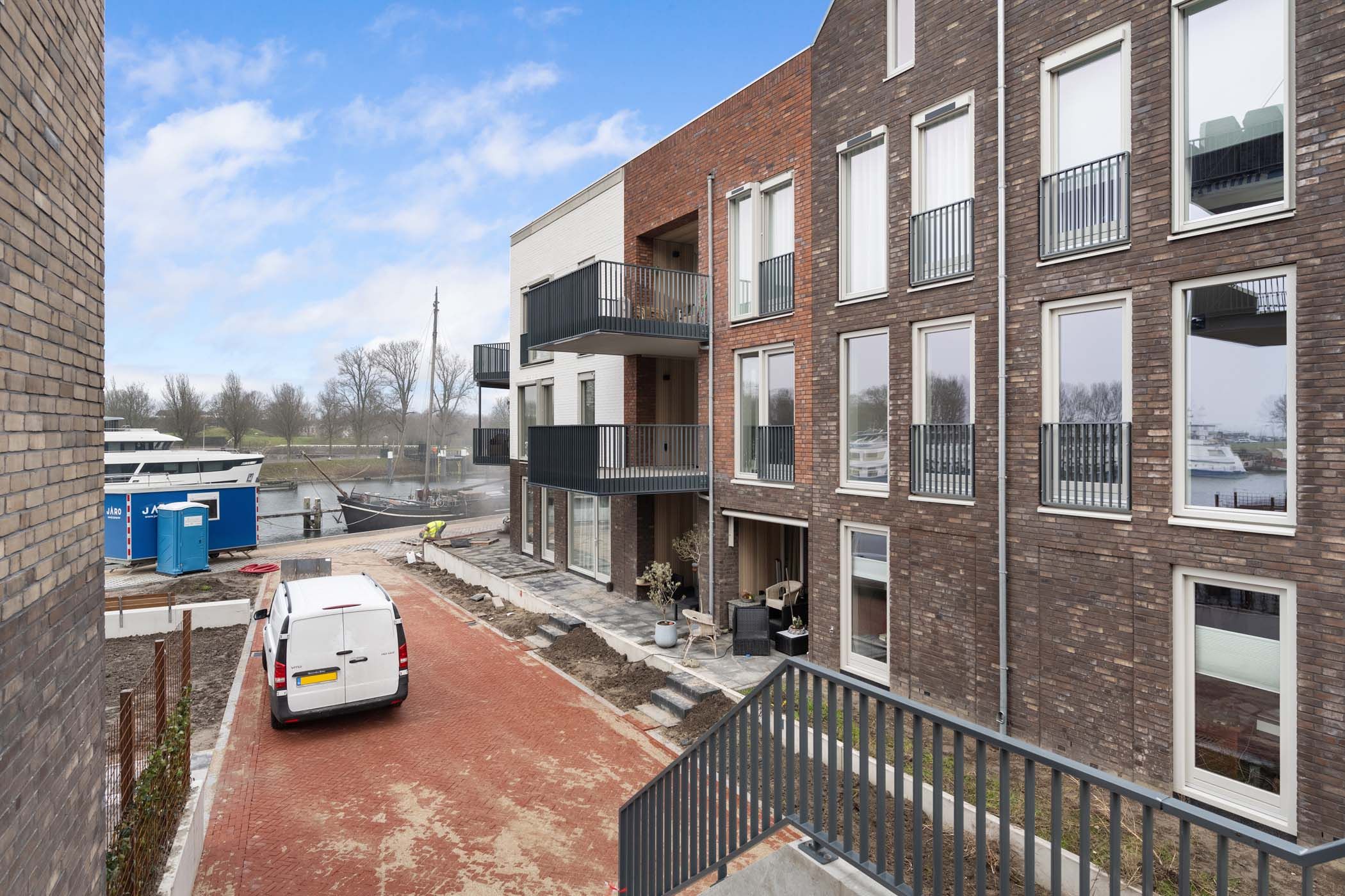 Photo 24 of Stationsplein 96