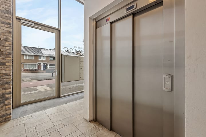 Photo 3 of Constant Erzeijstraat 8-C