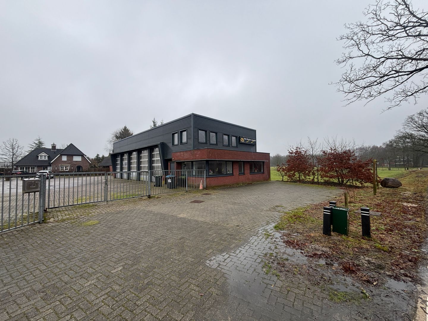 Bekijk foto 1 van Oldenzaalsestraat 1038