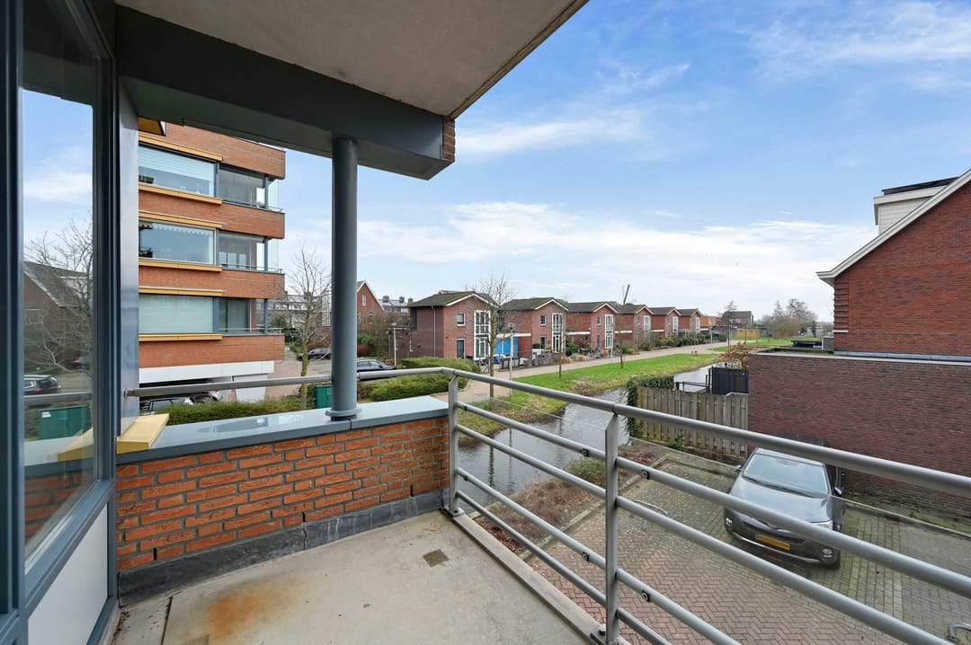 Photo 2 of Diepenbrockstraat 1