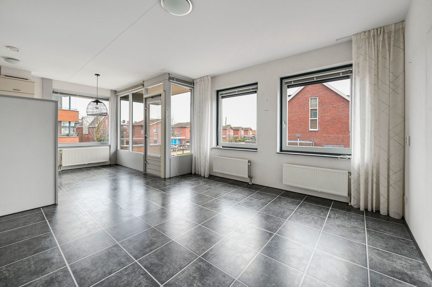 Photo 5 of Diepenbrockstraat 1