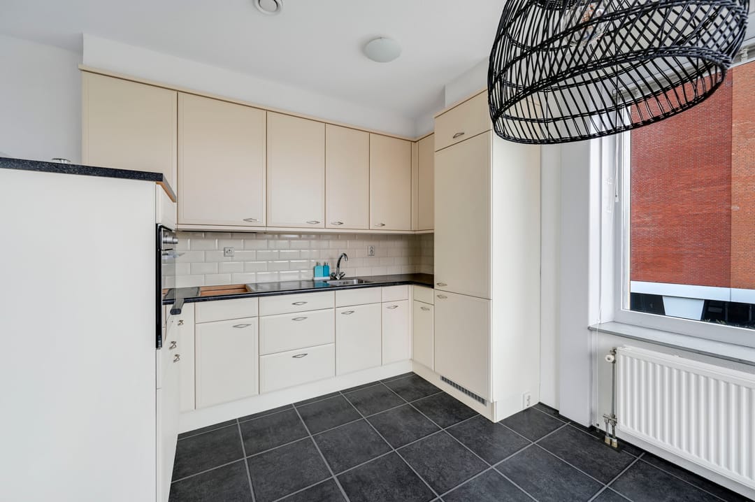 Photo 7 of Diepenbrockstraat 1