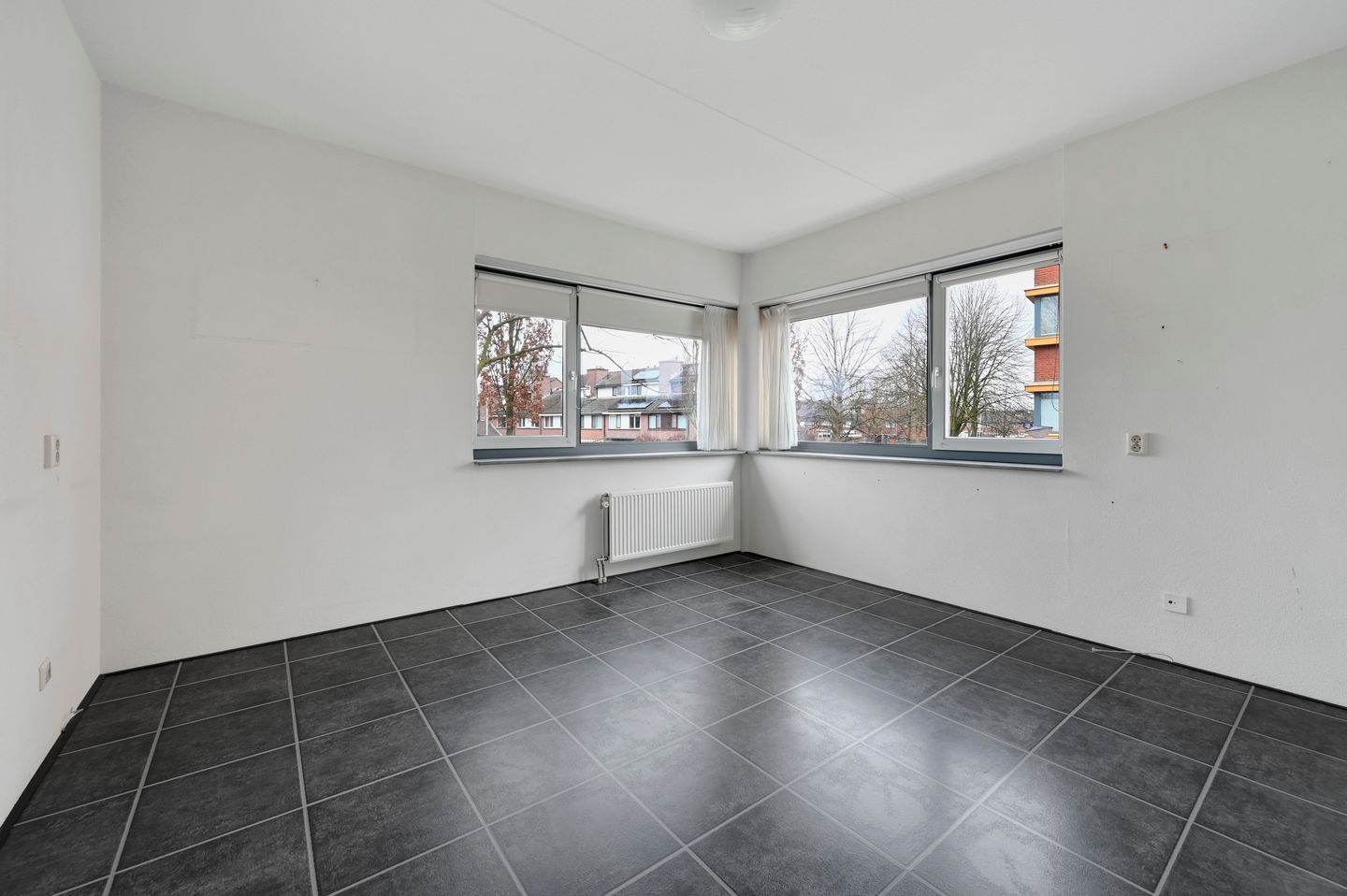 Photo 14 of Diepenbrockstraat 1