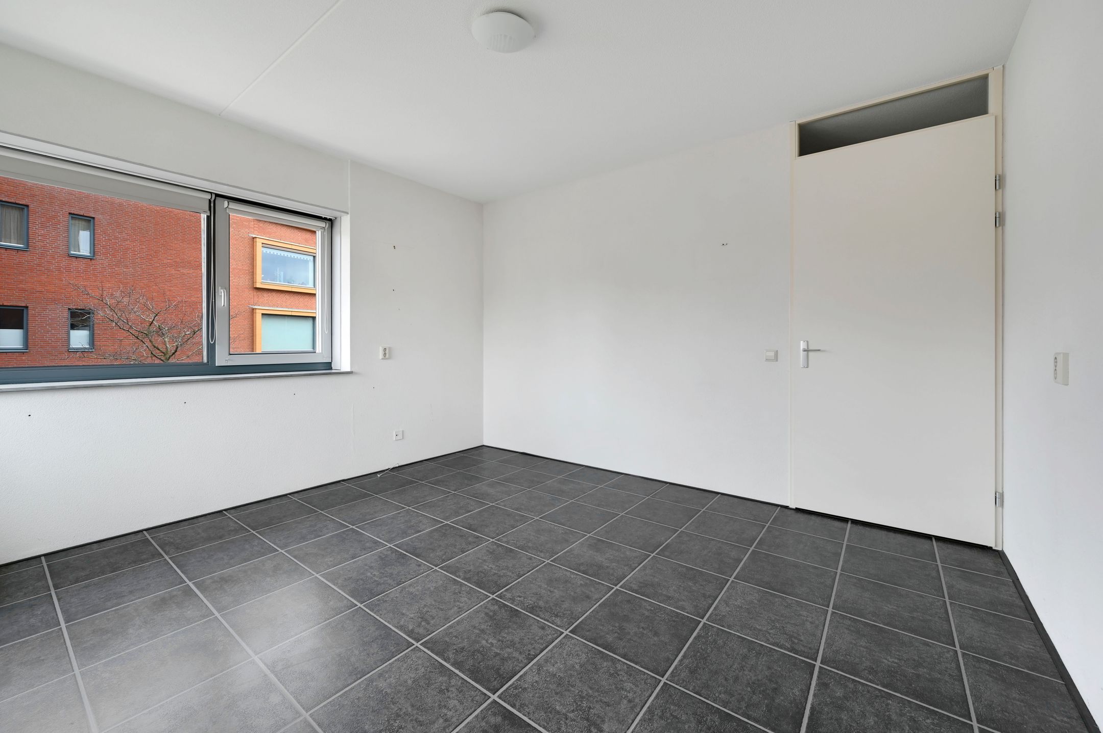 Photo 15 of Diepenbrockstraat 1