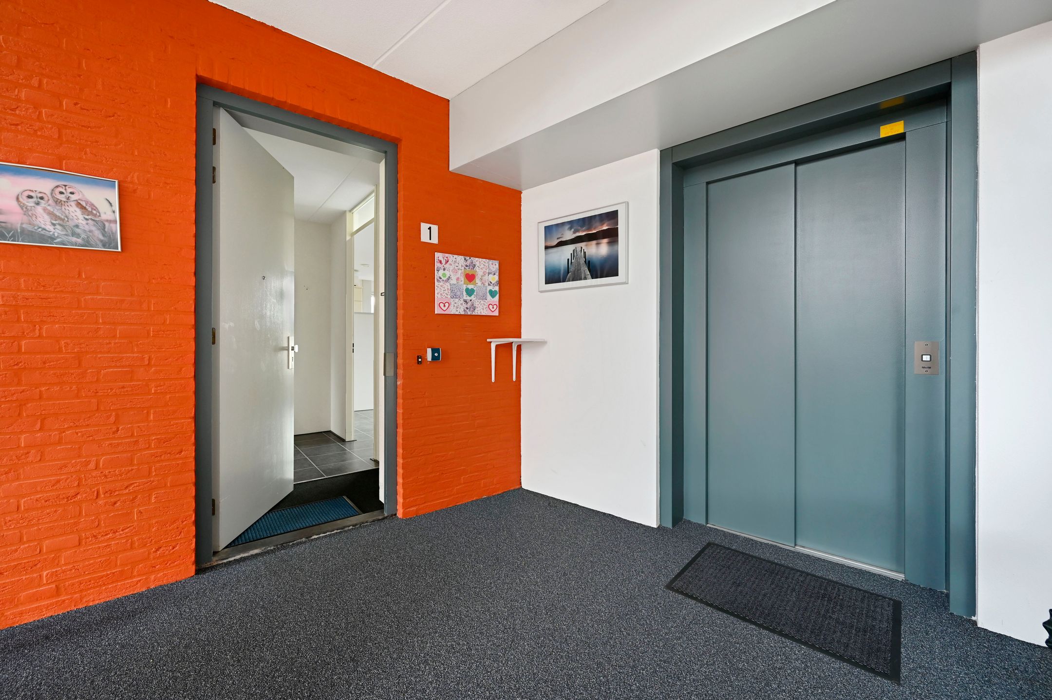 Photo 21 of Diepenbrockstraat 1