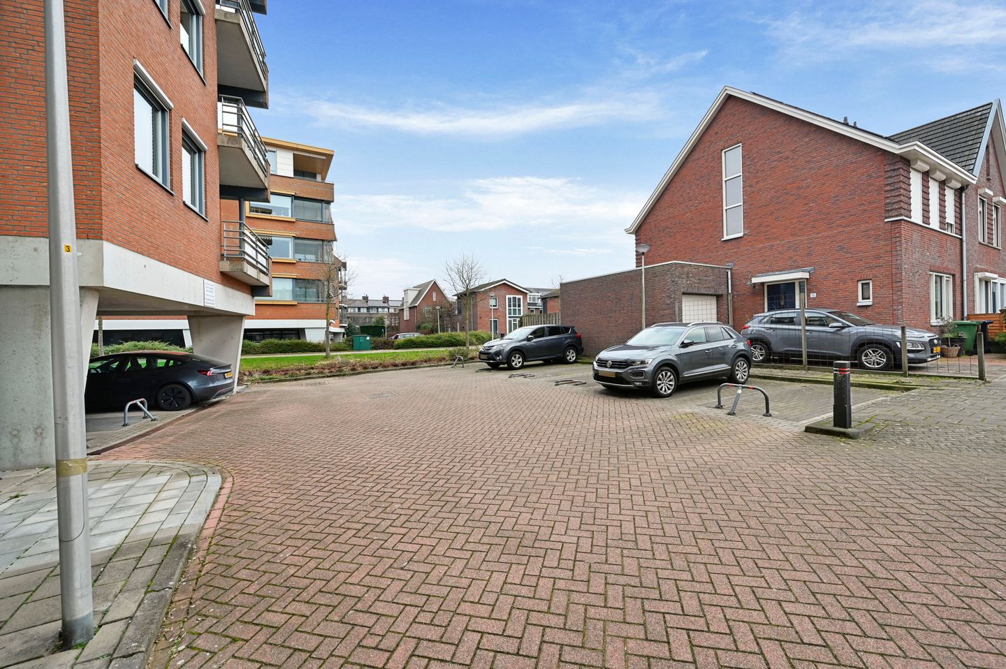 Photo 25 of Diepenbrockstraat 1