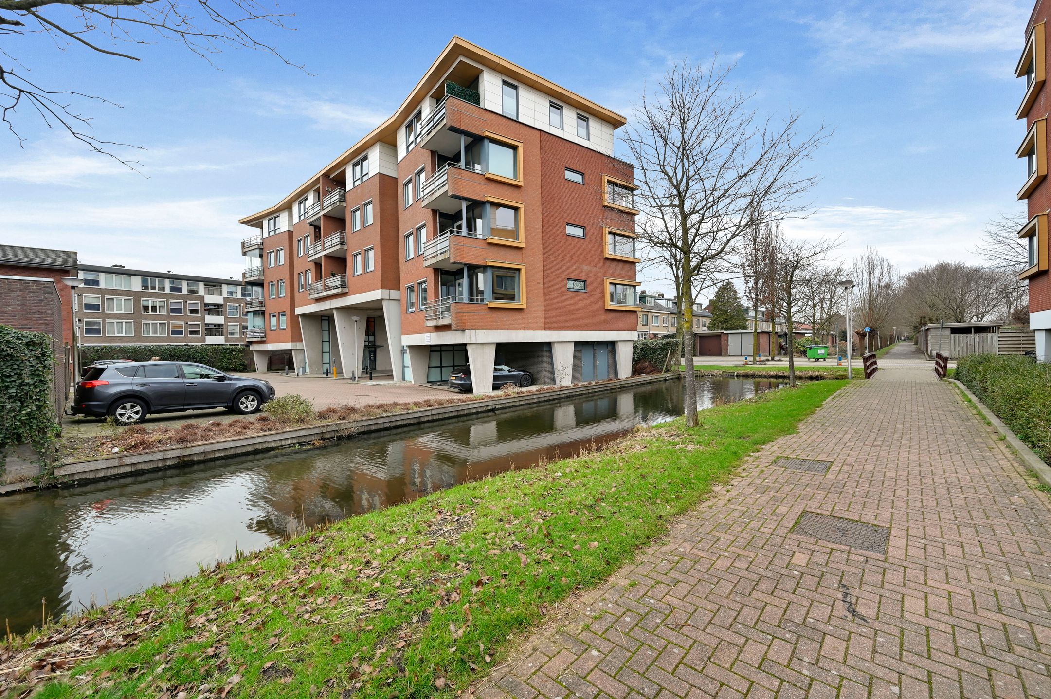 Photo 24 of Diepenbrockstraat 1