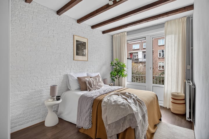 Photo 3 of Bonairestraat 67-1