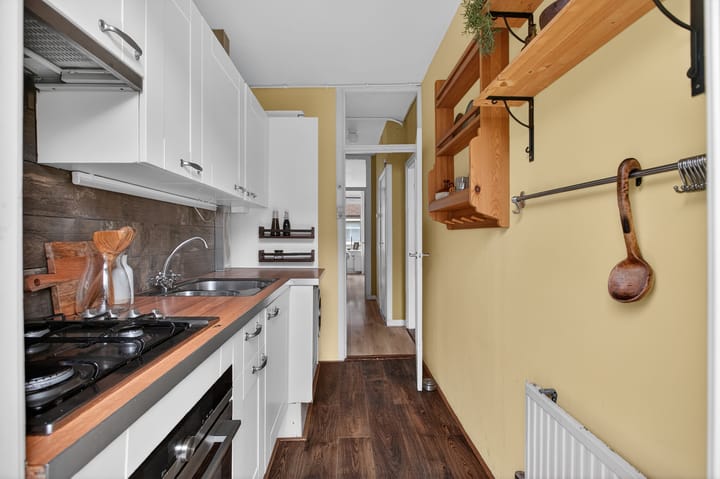 Photo 11 of Bonairestraat 67-1