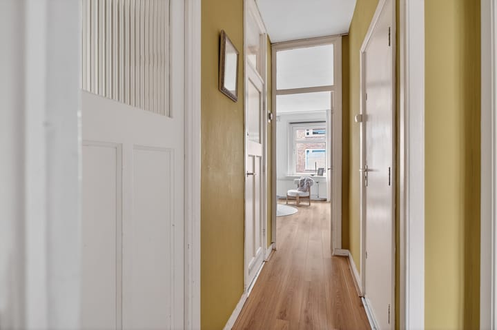 Photo 16 of Bonairestraat 67-1