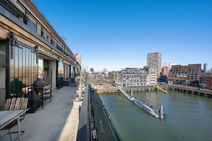 Photo 4 of Lloydstraat 44-F