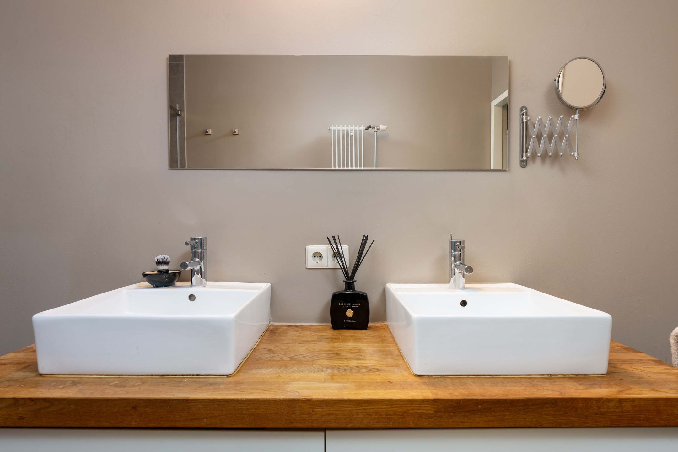 Photo 24 of Lloydstraat 44-F