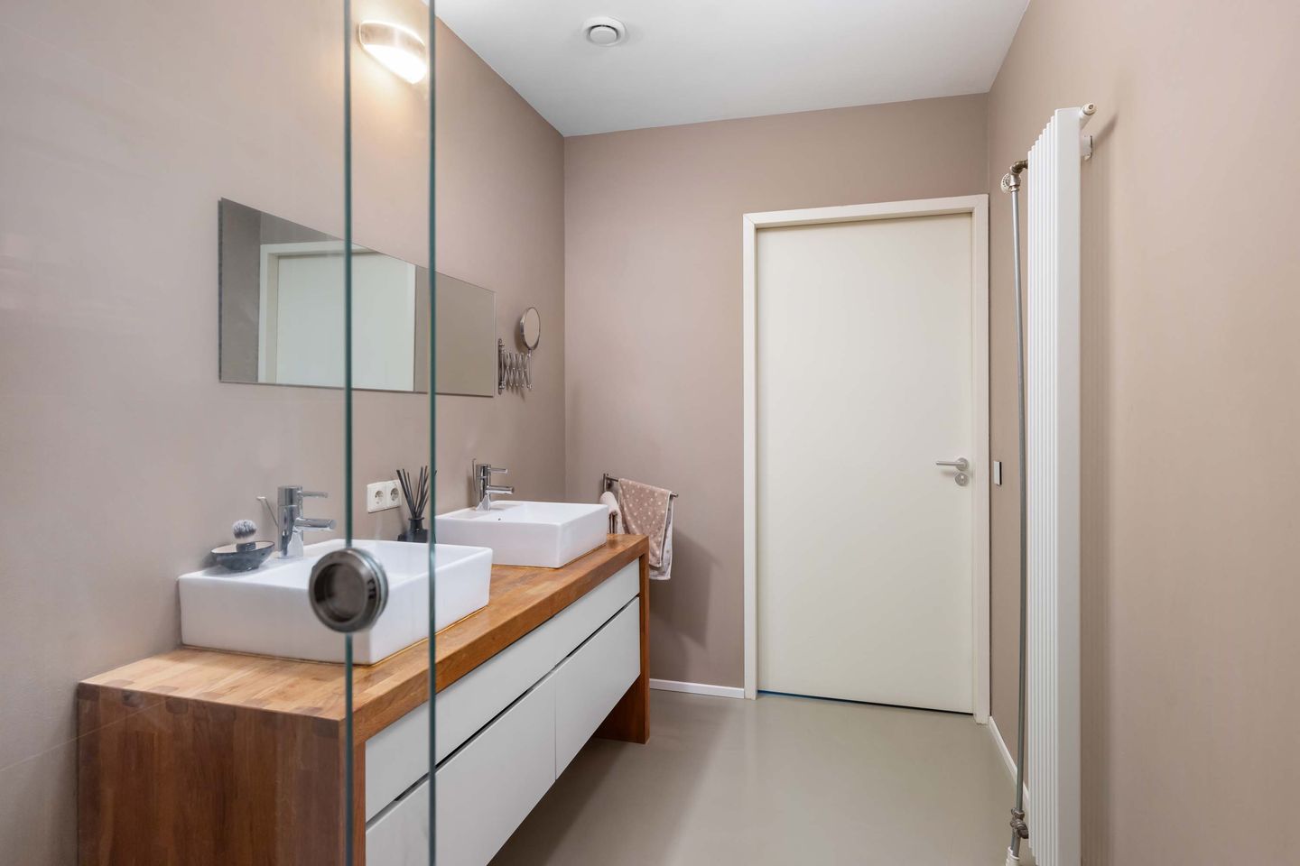 Photo 25 of Lloydstraat 44-F