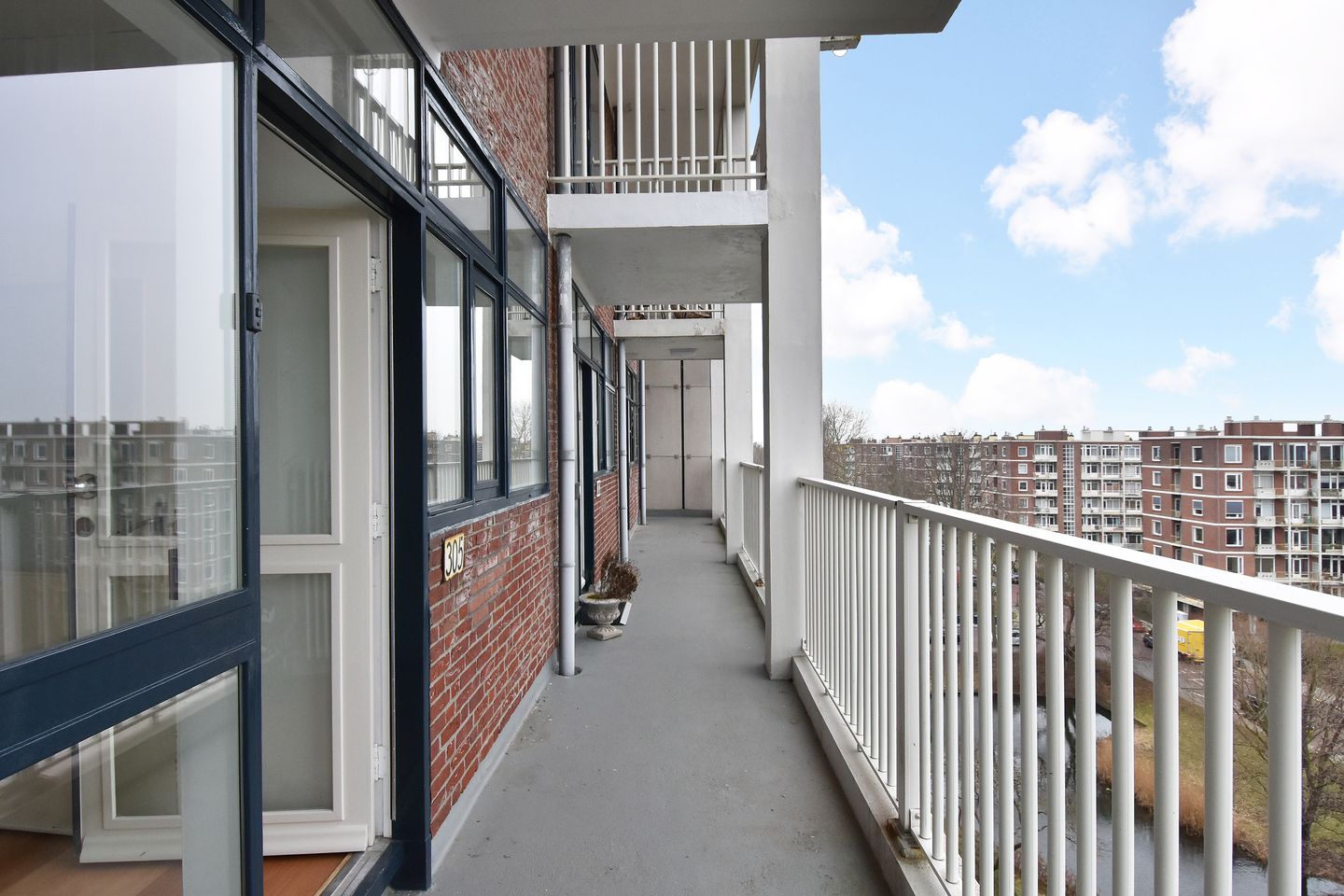 Photo 34 of Stokroosstraat 305