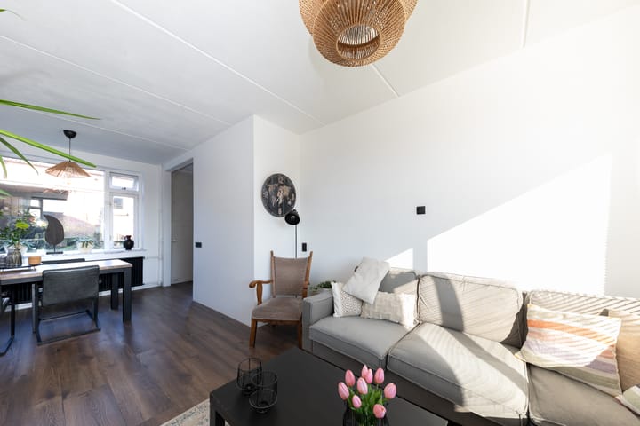 Photo 10 of Van Esserenstraat 5