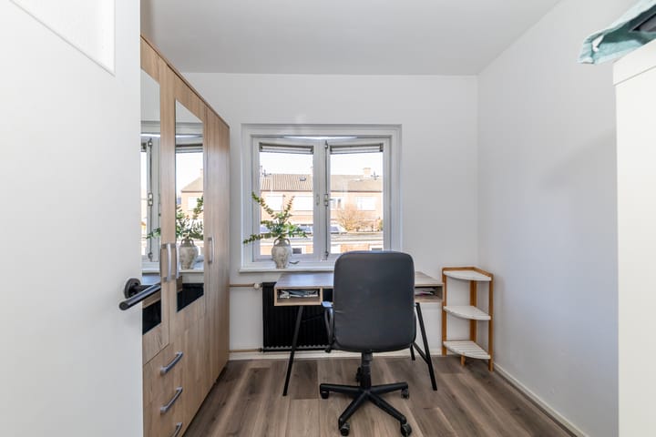 Photo 18 of Van Esserenstraat 5