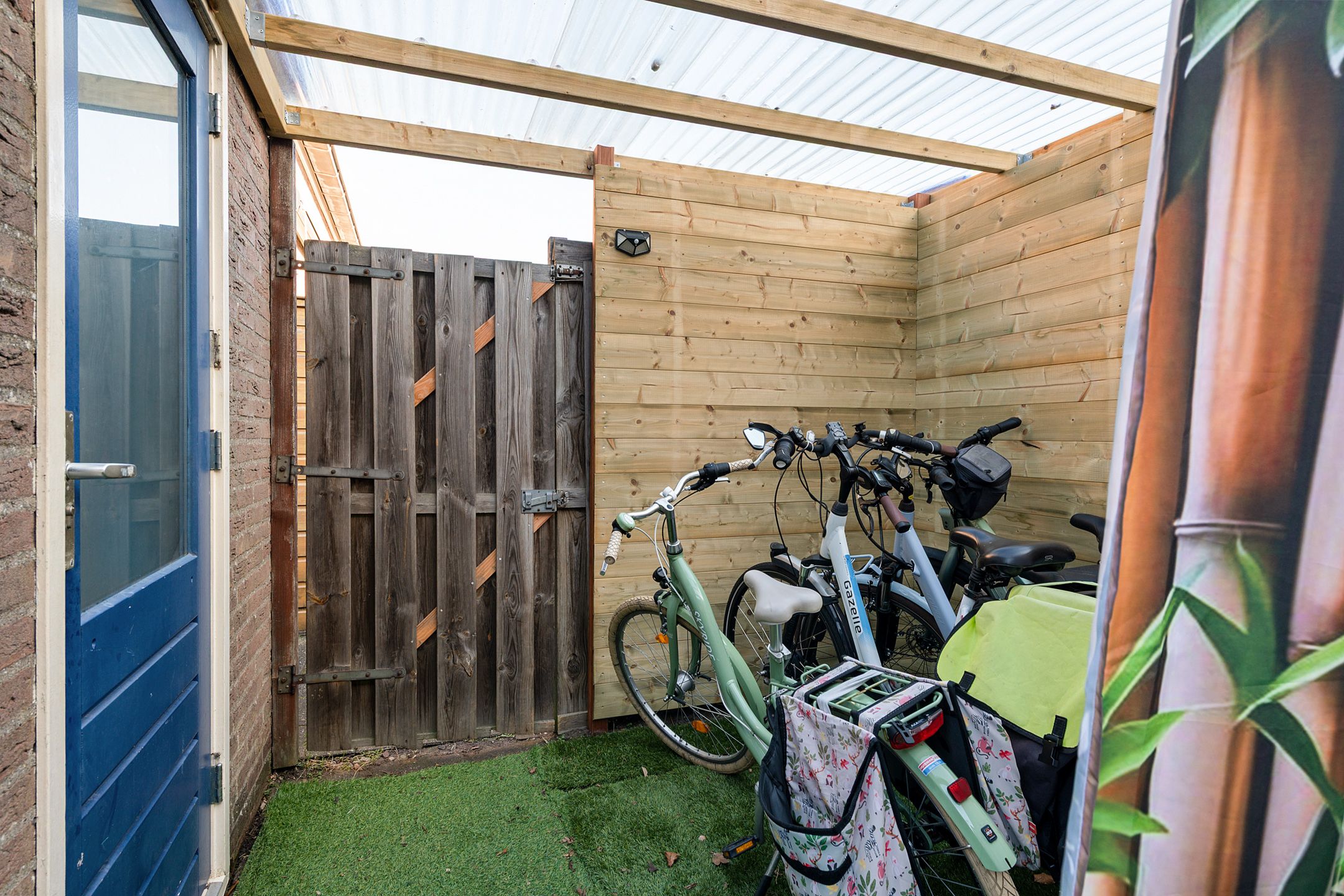 Foto 21 van Karos 10