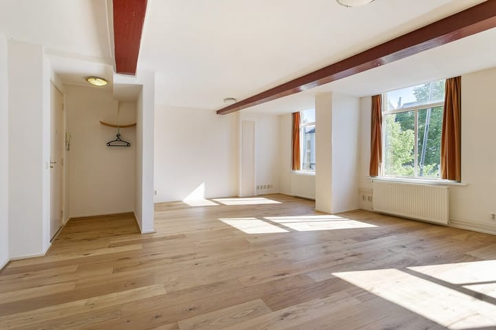 Photo 4 of Rapenburg 81-A