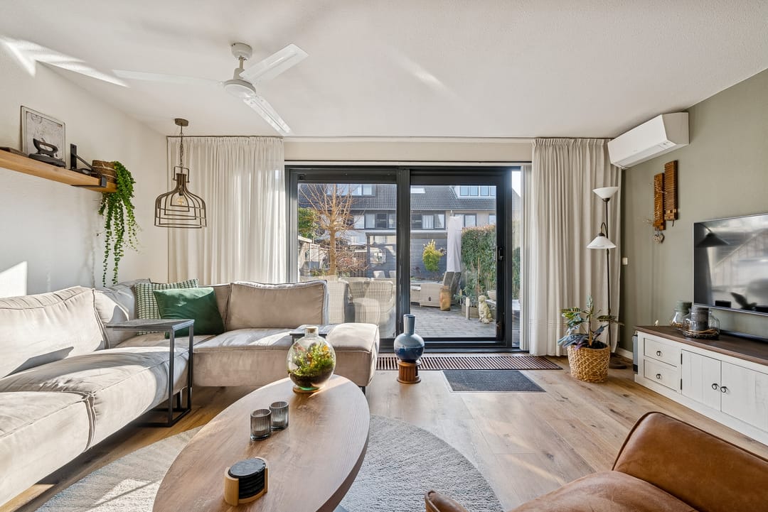 Photo 2 of Jacques Tatilaan 143