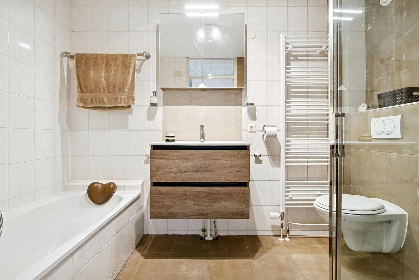 Photo 4 of Jacques Tatilaan 143