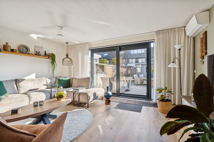 Photo 13 of Jacques Tatilaan 143