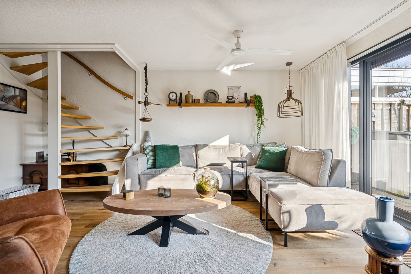 Photo 14 of Jacques Tatilaan 143