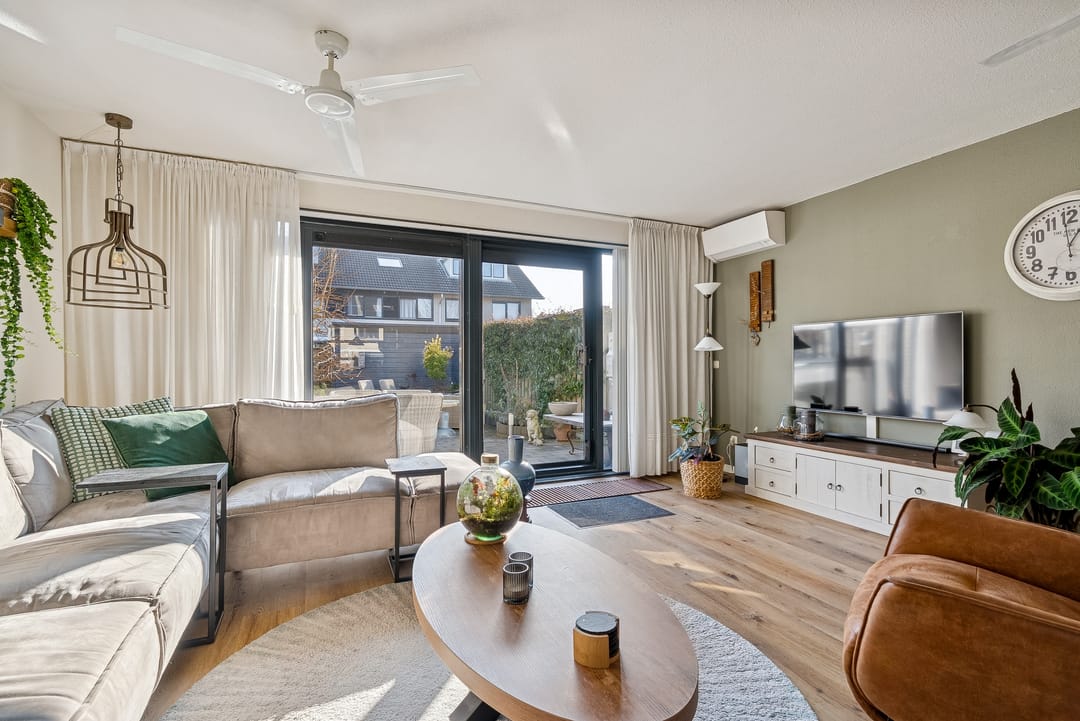 Photo 17 of Jacques Tatilaan 143