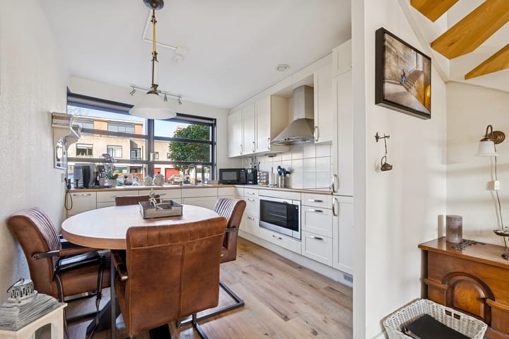 Photo 19 of Jacques Tatilaan 143